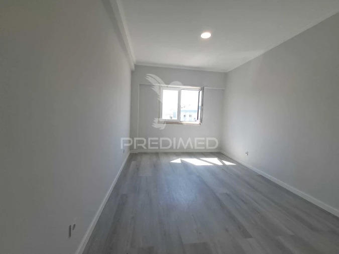 Apartamento T4 para Venda em Amora Foto 17