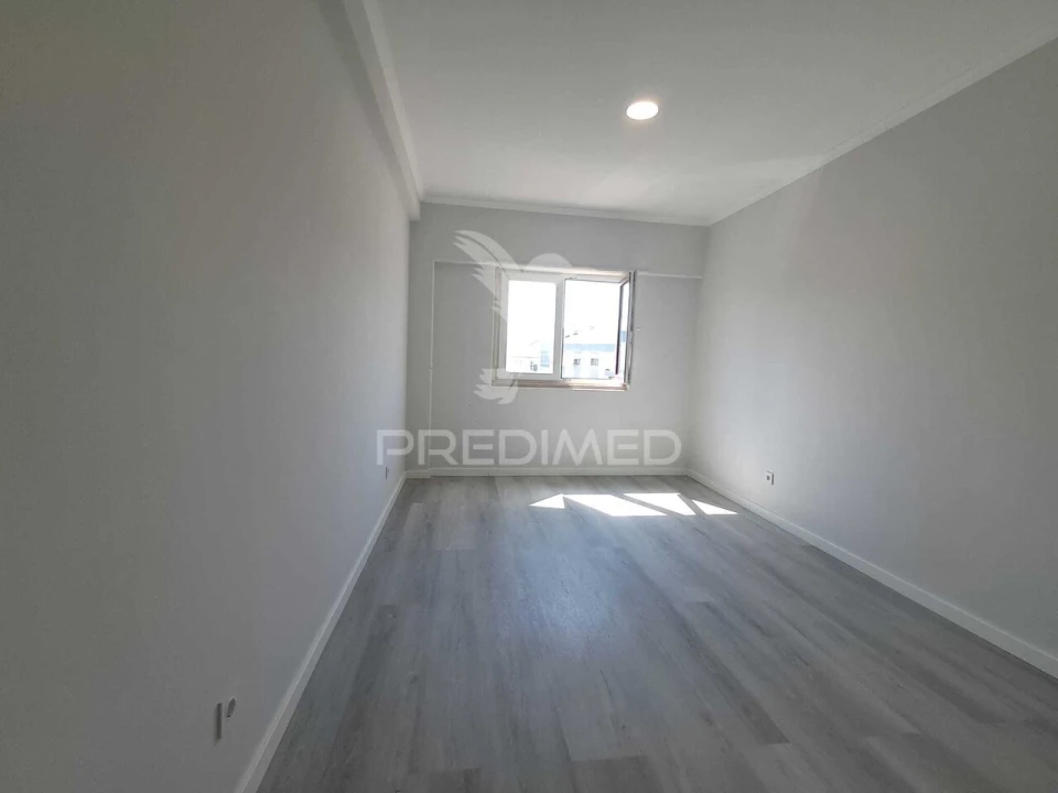 Apartamento T4 para Venda em Amora Foto 17