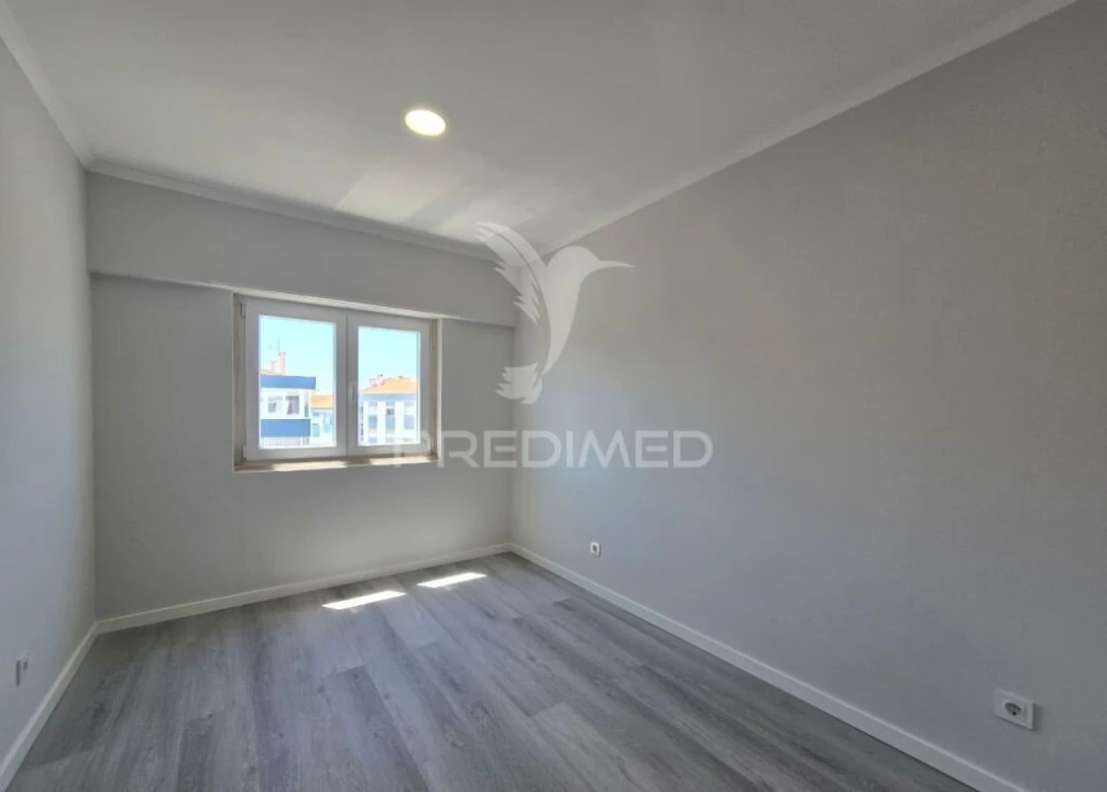 Apartamento T4 para Venda em Amora Foto 16