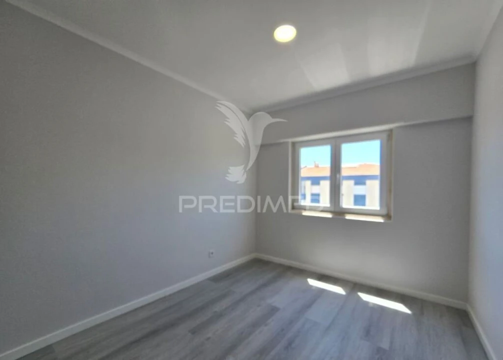 Apartamento T4 para Venda em Amora Foto 17