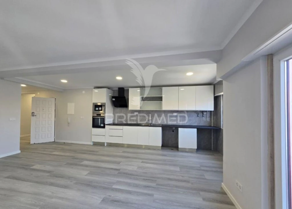 Apartamento T4 para Venda em Amora Foto 5