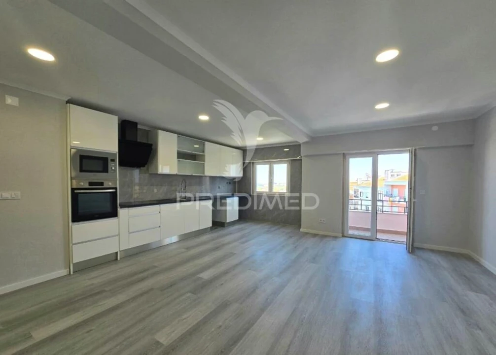 Apartamento T4 para Venda em Amora Foto 1