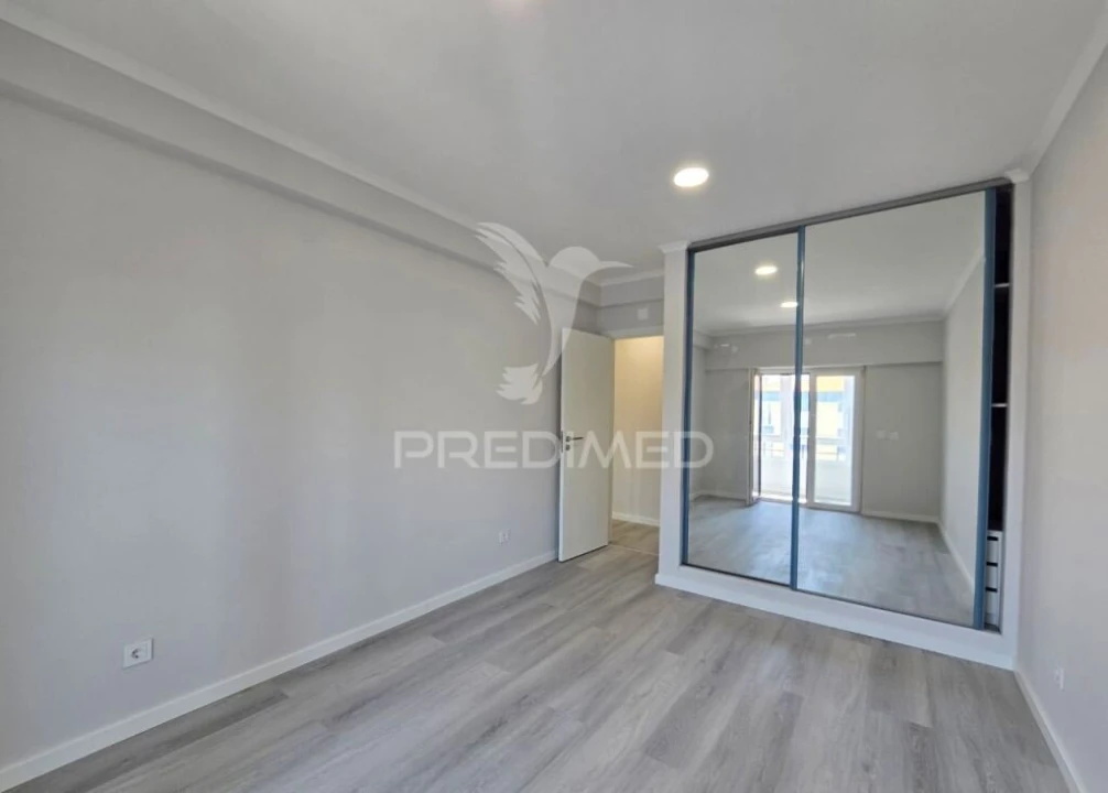 Apartamento T4 para Venda em Amora Foto 10