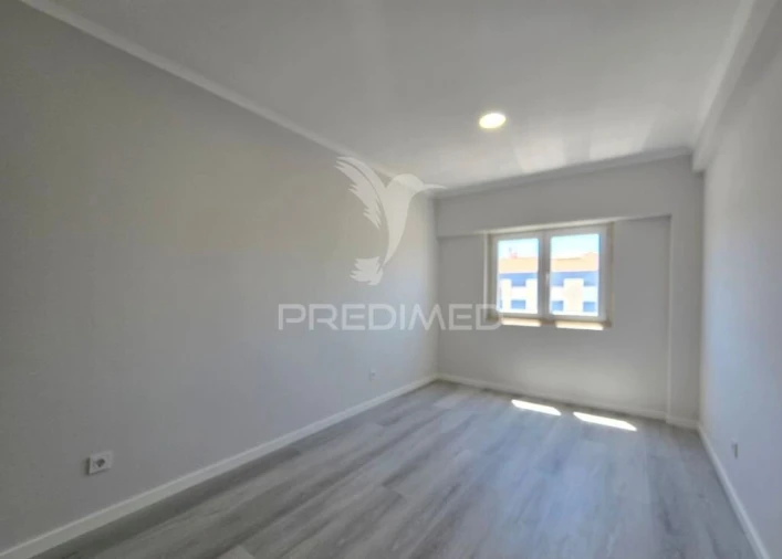 Apartamento T4 para Venda em Amora Foto 21