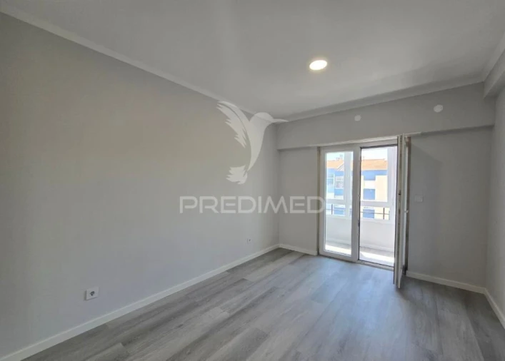 Apartamento T4 para Venda em Amora Foto 24