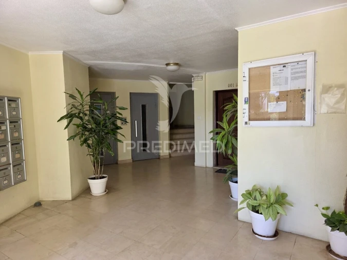 Apartamento T3 para Venda em Portimão Foto 3