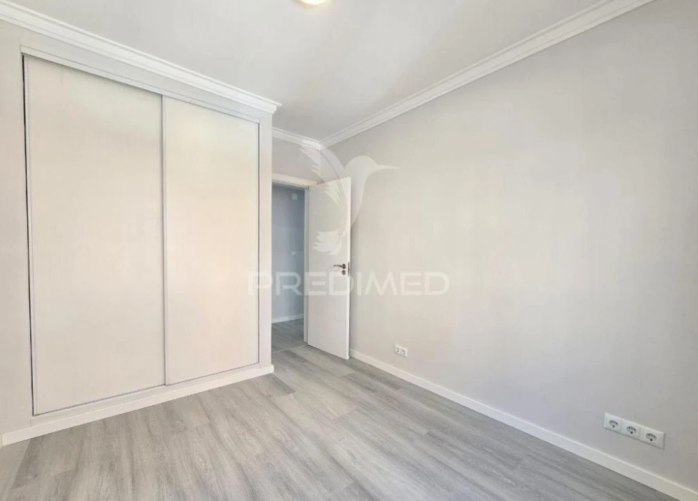Apartamento T2 para Venda em Corroios Foto 12