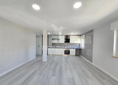 Apartamento T2 para Venda em Corroios