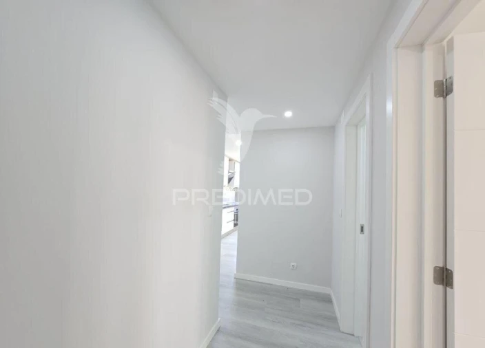 Apartamento T2 para Venda em Corroios Foto 19