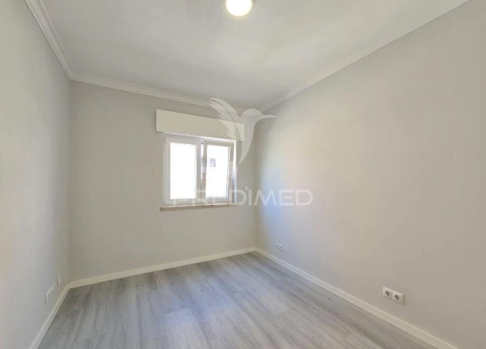 Apartamento T2 para Venda em Corroios Foto 10