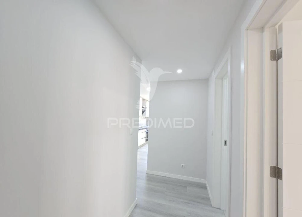 Apartamento T2 para Venda em Corroios Foto 19