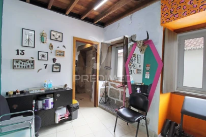 Moradia T4 para Venda em Angra (Nossa Senhora da Conceição)