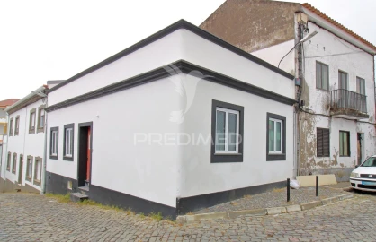 Moradia T4 para Venda em Angra (Nossa Senhora da Conceição)