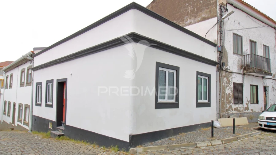 Moradia T4 para Venda em Angra (Nossa Senhora da Conceição)