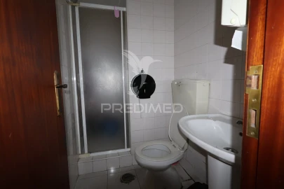 Loja para Trespasse em Marrazes e Barosa