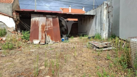 Moradia T1 para Venda em Alpiarça