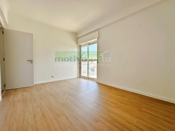 Apartamento T3 para Venda em Mina de Água