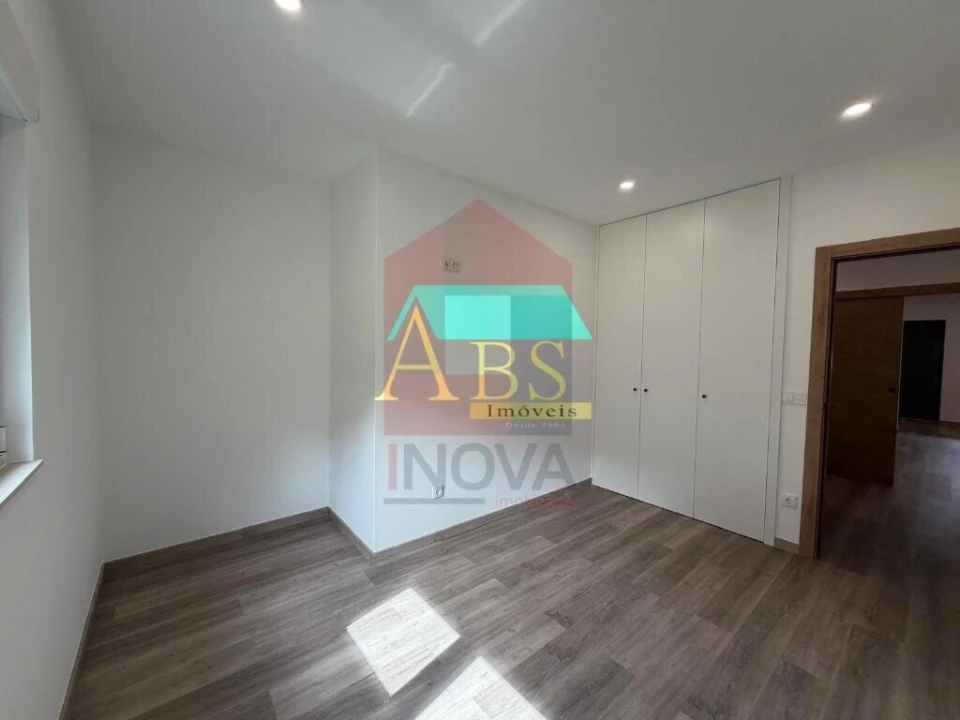 Apartamento T2 para Venda em Vila Verde e Barbudo Foto 16
