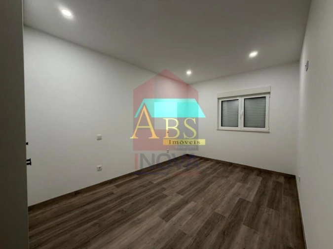 Apartamento T2 para Venda em Vila Verde e Barbudo Foto 11