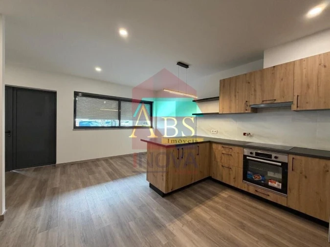 Apartamento T2 para Venda em Vila Verde e Barbudo Foto 9