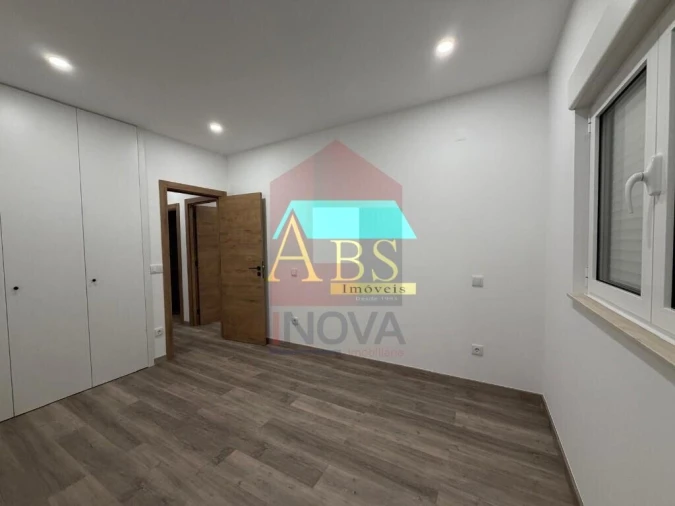 Apartamento T2 para Venda em Vila Verde e Barbudo Foto 14
