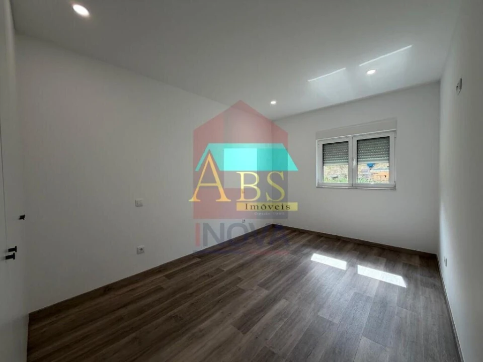Apartamento T2 para Venda em Vila Verde e Barbudo Foto 13