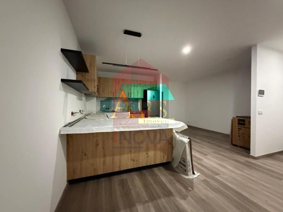 Apartamento T2 para Venda em Vila Verde e Barbudo Foto 2