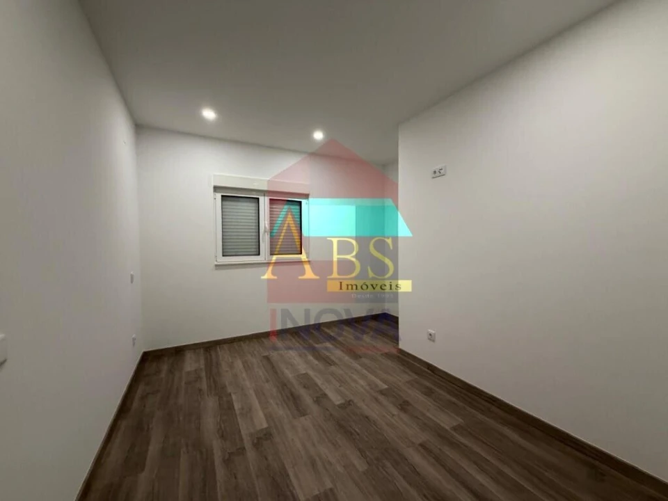 Apartamento T2 para Venda em Vila Verde e Barbudo Foto 13