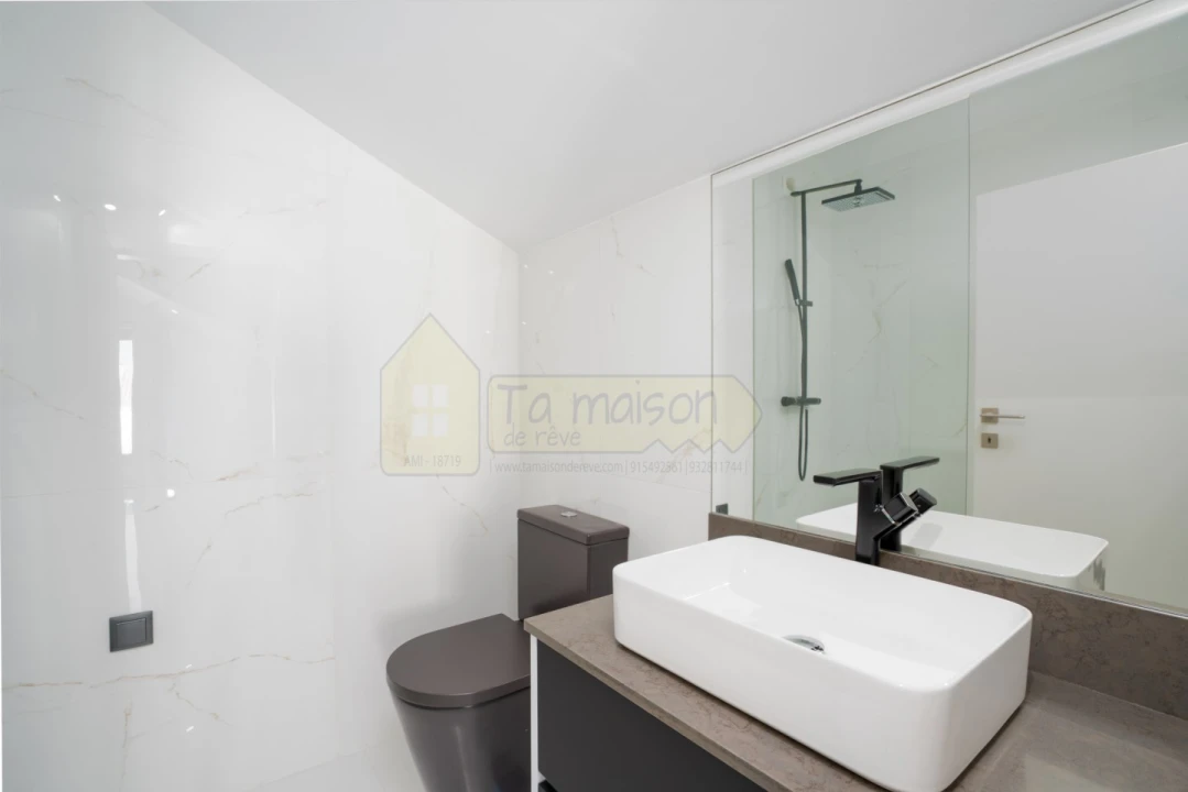 Moradia T4 para Venda em Boliqueime Foto 58