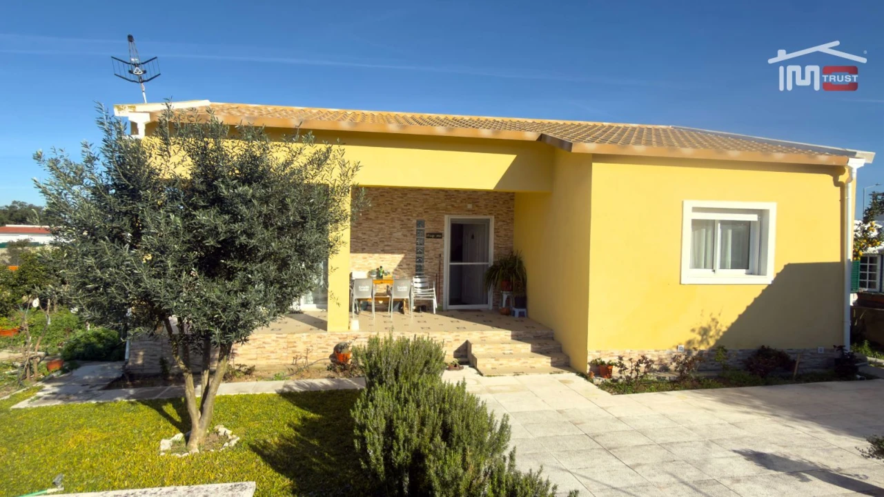 Moradia T2 para Arrendamento em Quinta do Anjo Foto 1