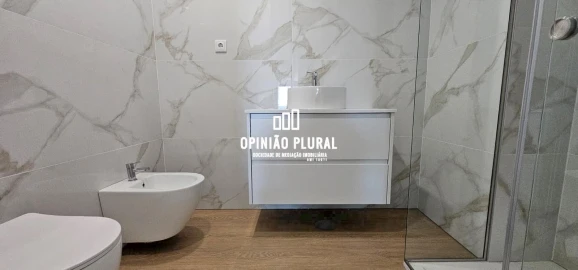 Apartamento T4 para Venda em Gulpilhares e Valadares