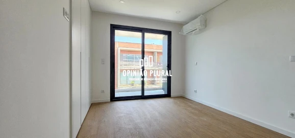 Apartamento T4 para Venda em Gulpilhares e Valadares