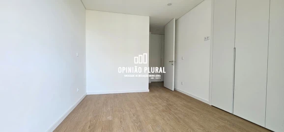 Apartamento T4 para Venda em Gulpilhares e Valadares
