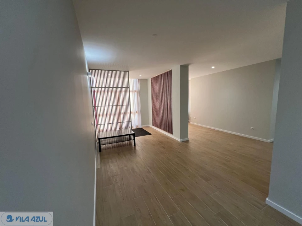 Apartamento T4 para Venda em Vilarinho das Cambas Foto 7
