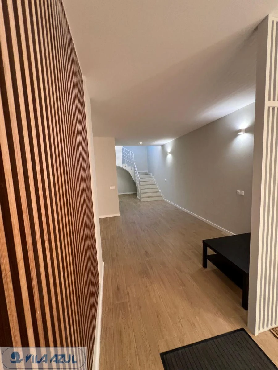 Apartamento T4 para Venda em Vilarinho das Cambas Foto 8