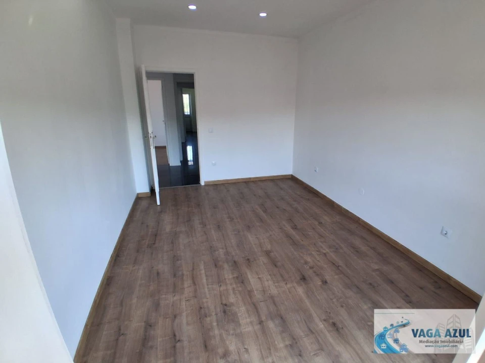 Apartamento T3 para Venda em Fânzeres e São Pedro da Cova Foto 15