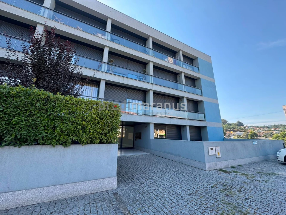 Apartamento T2 para Venda em Freixo de Cima e de Baixo Foto 1