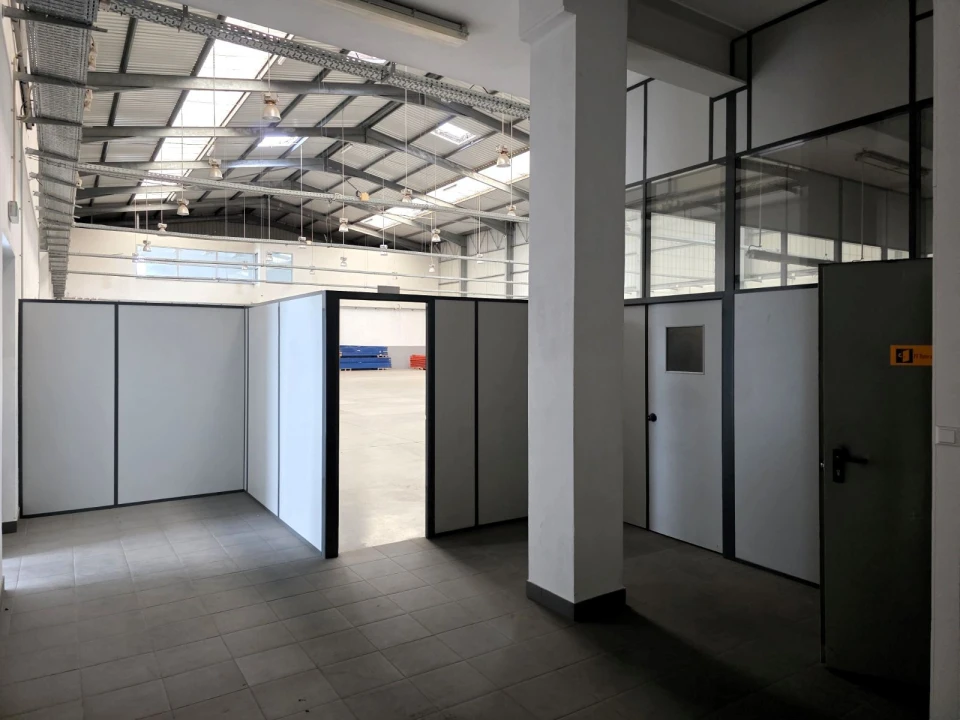 Armazém para Arrendamento em Canelas Foto 8