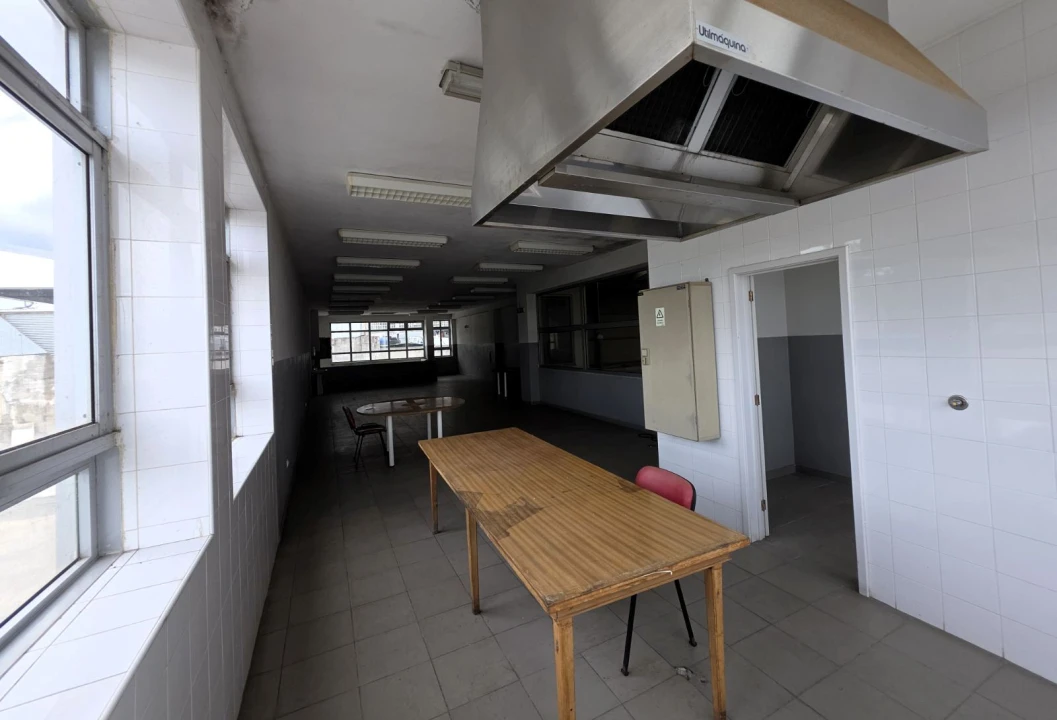 Armazém para Arrendamento em Canelas Foto 16