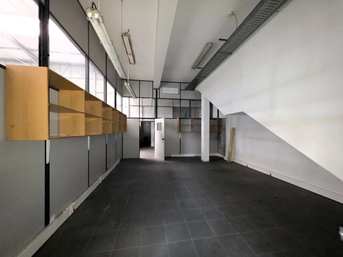 Armazém para Arrendamento em Canelas Foto 12
