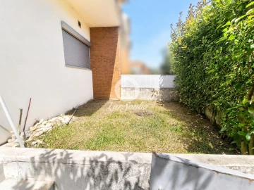 Moradia T3 para Venda em Perelhal