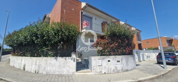 Moradia T3 para Venda em Perelhal