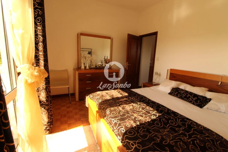 Moradia T3 para Venda em Golães Foto 4