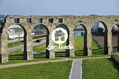 Loja para Arrendamento em Junqueira