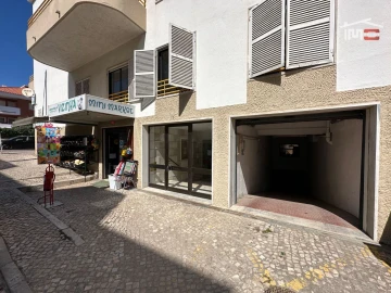 Negócio para Arrendamento em Costa da Caparica