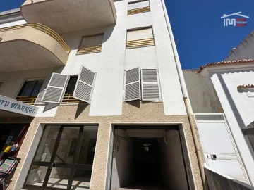 Negócio para Arrendamento em Costa da Caparica