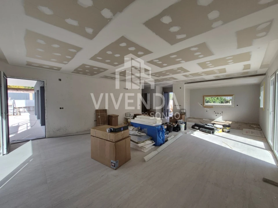 Moradia T4 para Venda em Quinta do Anjo Foto 3