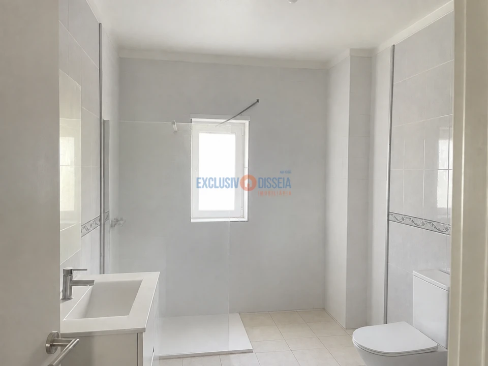 Apartamento T1 para Venda em Aguada de Cima Foto 10