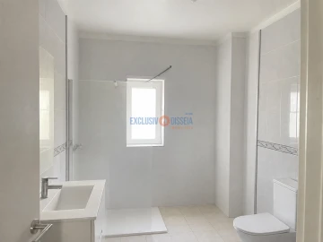 Apartamento T1 para Venda em Aguada de Cima