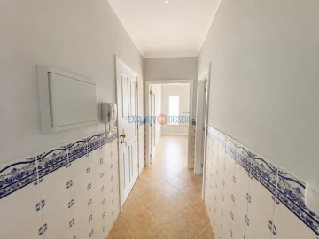 Apartamento T1 para Venda em Aguada de Cima